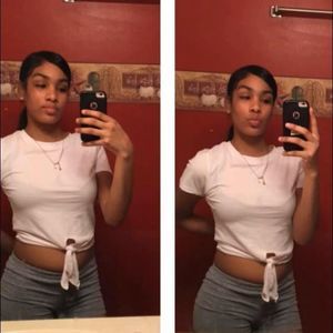 Meet your Posher, Nia